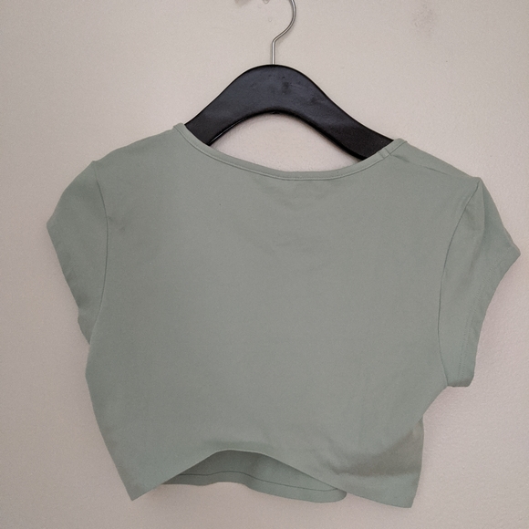 GYM SHARK DREAMY CAP SLEEVE CROP TOP - Picture 2 of 2